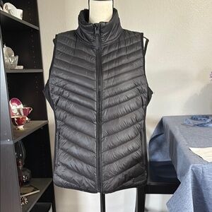 Calvin Klein Women’s XL Turtleneck Black Puffer Vest